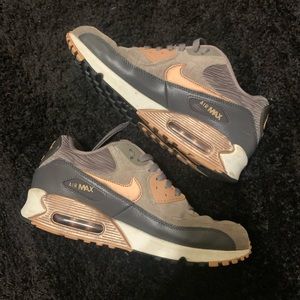 Nike Women’s Air Max 90 Iron Metallic